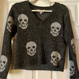 No Boundaries Charcoal Skull V-Neck Sweater